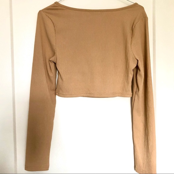 Beige Ruched Long Sleeved Tee🏷✨ - Picture 4 of 5